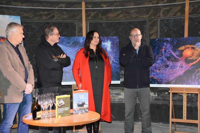  Za vodou po třech kontinentech 1