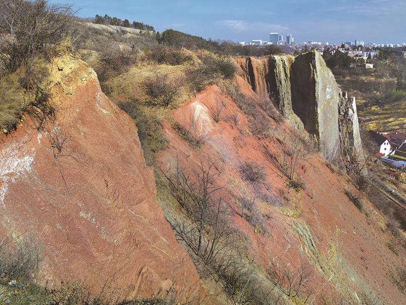 2026-04-17-sesuvy-obalka