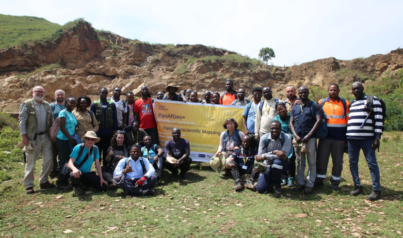 Participants of the mapping part in the Sukulu carbonatite Quarry, E Uganda, 2026. Foto V. Žáček, 