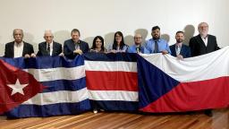 2025-12-09-kostarika-miting