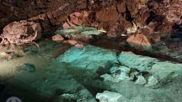 Jezírko v Bozkovských dolomitových jeskyních